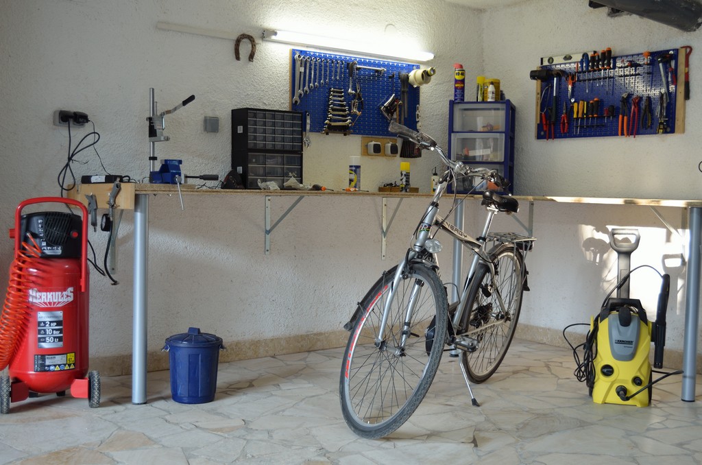 Officina Bike & Bed Compressore, Idropulitrice e banco da lavoro